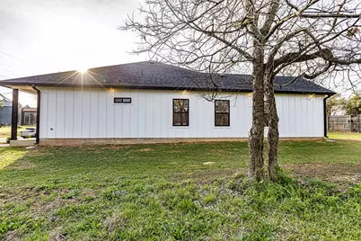 201 Grandview Street, Cleburne, TX 76031 - Photo 31