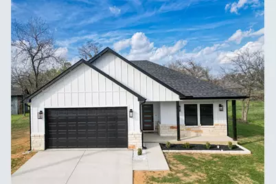 201 Grandview Street, Cleburne, TX 76031 - Photo 1