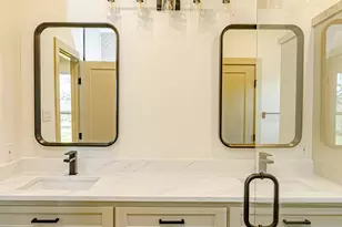 201 Grandview St, Cleburne, TX 76031 - Photo 11