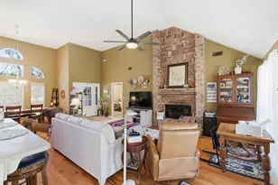 6511 Westover Dr, Granbury, TX 76049 - Photo 5