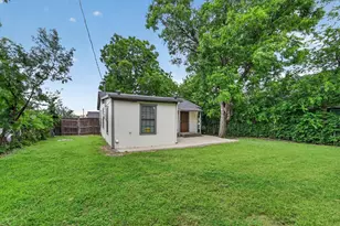 1119 E Cantey St, Fort Worth, TX 76104 - Photo 21