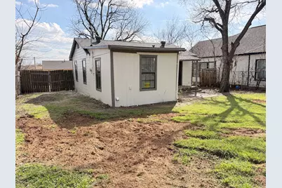 1119 E Cantey Street, Fort Worth, TX 76104 - Photo 7