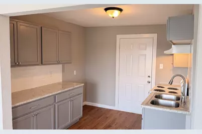 1119 E Cantey Street, Fort Worth, TX 76104 - Photo 3