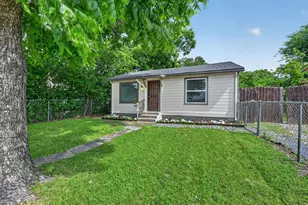 1119 E Cantey St, Fort Worth, TX 76104 - Photo 3