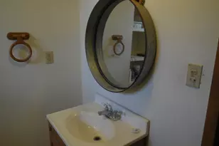 910 Sinclair St, Ranger, TX 76470 - Photo 17