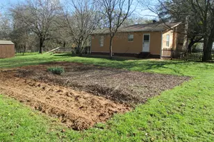 306 N Agnew St, Boyd, TX 76023 - Photo 15