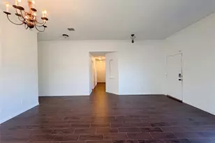 501 W Clover Park Dr, Fort Worth, TX 76140 - Photo 7