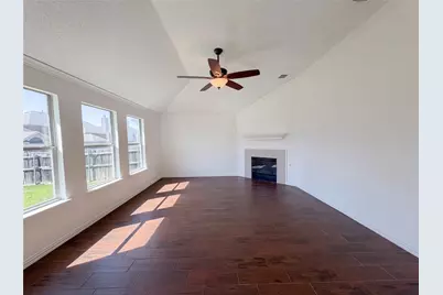 501 W Clover Park Drive, Fort Worth, TX 76140 - Photo 15