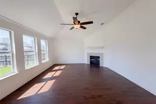 501 W Clover Park Dr, Fort Worth, TX 76140 - Photo 15