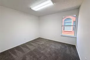 501 W Clover Park Dr, Fort Worth, TX 76140 - Photo 11