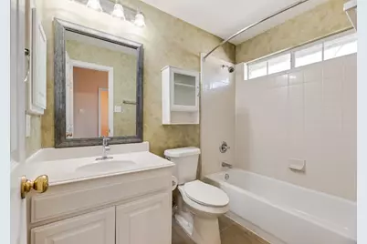 647 Royalwood Court, Grand Prairie, TX 75052 - Photo 23