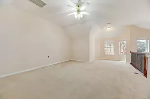 647 Royalwood Ct, Grand Prairie, TX 75052 - Photo 17