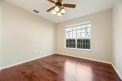 647 Royalwood Court, Grand Prairie, TX 75052 - Photo 19