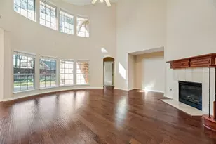 647 Royalwood Ct, Grand Prairie, TX 75052 - Photo 11