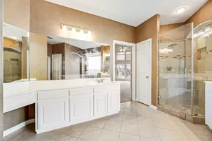 647 Royalwood Ct, Grand Prairie, TX 75052 - Photo 31