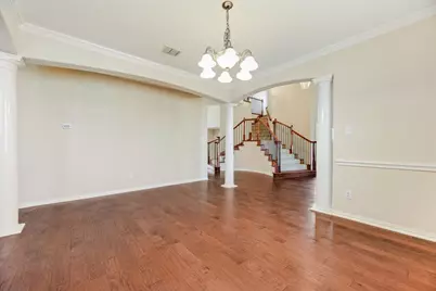 647 Royalwood Court, Grand Prairie, TX 75052 - Photo 9