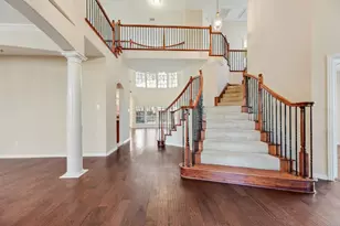 647 Royalwood Ct, Grand Prairie, TX 75052 - Photo 3