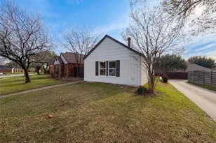 308 Teakwood Ln, Lewisville, TX 75067 - Photo 3