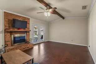 409 Colonial Dr, Garland, TX 75043 - Photo 5