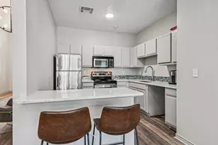 700 Timber Oaks Ln, Grand Prairie, TX 75051 - Photo 9