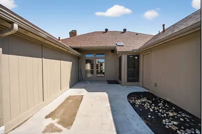 2229 Country Valley Road, Garland, TX 75041 - Photo 5