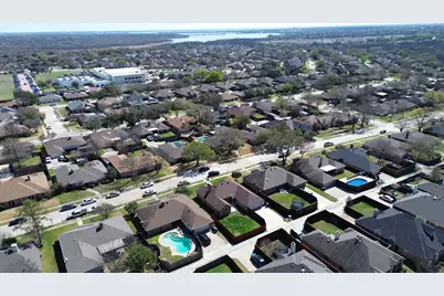 2229 Country Valley Road, Garland, TX 75041 - Photo 33