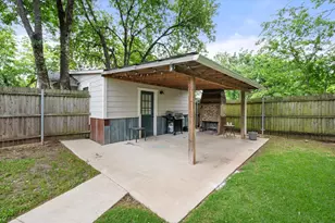 516 E Ross St, Waxahachie, TX 75165 - Photo 23