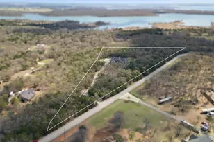 817 Bloomfield Rd, Valley View, TX 76272 - Photo 3