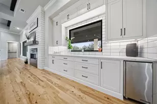 817 Bloomfield Rd, Valley View, TX 76272 - Photo 9