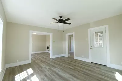 304 E Waco Street, Ennis, TX 75119 - Photo 7