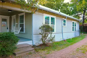 304 E Waco St, Ennis, TX 75119 - Photo 3