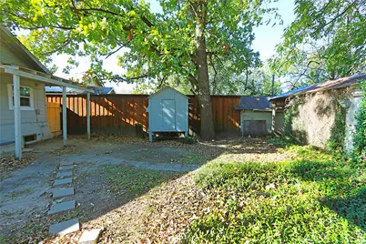 304 E Waco Street, Ennis, TX 75119 - Photo 25