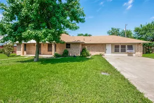 508 S Pedigo St, Pilot Point, TX 76258 - Photo 1