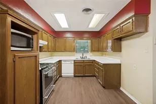 508 S Pedigo St, Pilot Point, TX 76258 - Photo 11