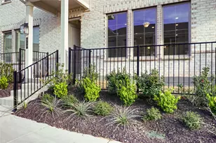 631 Redwood Wy, Mansfield, TX 76063 - Photo 3