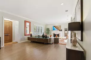 3528 N Versailles Ave, Dallas, TX 75209 - Photo 5