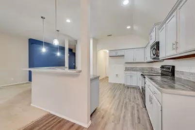 500 Crescent Creek Lane, Fort Worth, TX 76140 - Photo 11