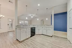 500 Crescent Creek Ln, Fort Worth, TX 76140 - Photo 9