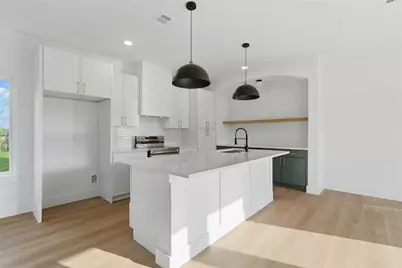 9480 Sandyland Boulevard, Dallas, TX 75217 - Photo 13