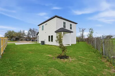 9480 Sandyland Boulevard, Dallas, TX 75217 - Photo 23