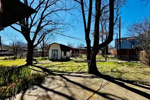 9059 Leaside Dr, Dallas, TX 75238 - Photo 3