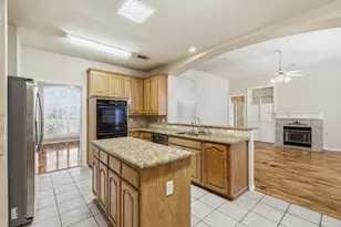 1052 E Seminole Trail, Carrollton, TX 75007 - Photo 9