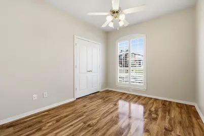 1052 E Seminole Trail, Carrollton, TX 75007 - Photo 23