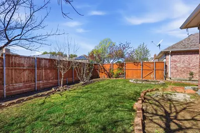 1052 E Seminole Trail, Carrollton, TX 75007 - Photo 33