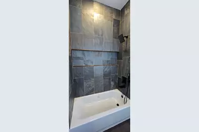 210 Knob Hill Drive, Granbury, TX 76048 - Photo 19