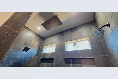 210 Knob Hill Drive, Granbury, TX 76048 - Photo 13