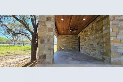 210 Knob Hill Drive, Granbury, TX 76048 - Photo 23