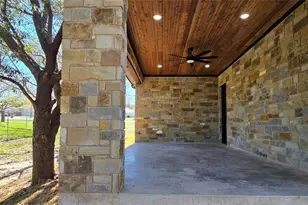 210 Knob Hill Dr, Granbury, TX 76048 - Photo 23