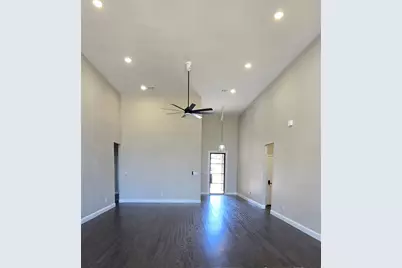 210 Knob Hill Drive, Granbury, TX 76048 - Photo 5