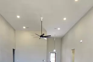 210 Knob Hill Dr, Granbury, TX 76048 - Photo 5